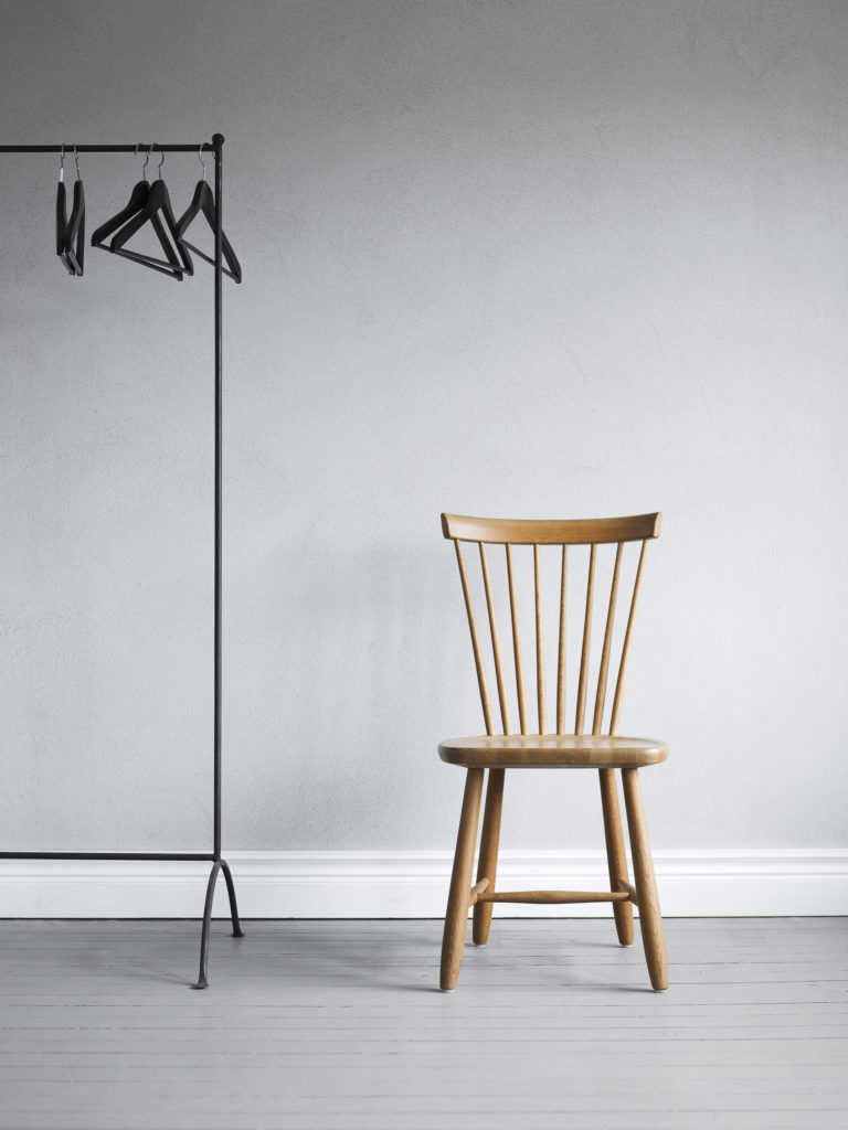 arket-chaise-carl-malmsten-mobilier-design-scandinave-lilla-aland-2