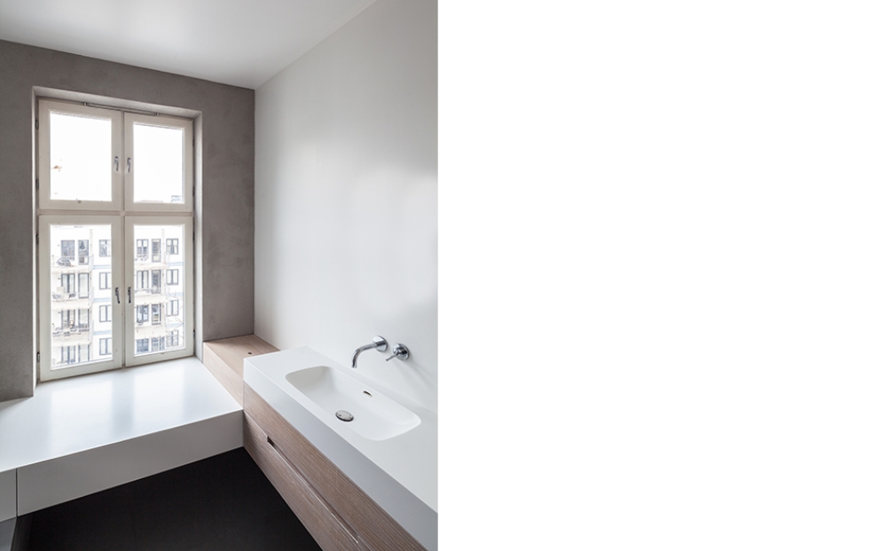 5-conseils-pour-desencombrer-la-salle-de-bain-minimalisme-hapticarchitects-067_idunsgate-apartment_photo-164_lpi