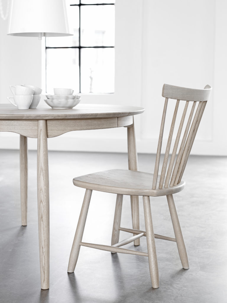 arket-chaise-carl-malmsten-mobilier-design-scandinave-lilla-aland-0