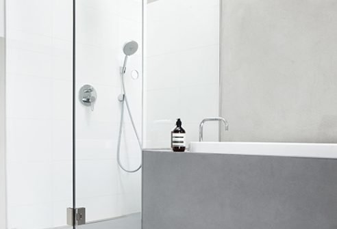 5-conseils-pour-desencombrer-la-salle-de-bain-minimalisme-hapticarchitects-067_idunsgate-apartment_photo-4505_lpi