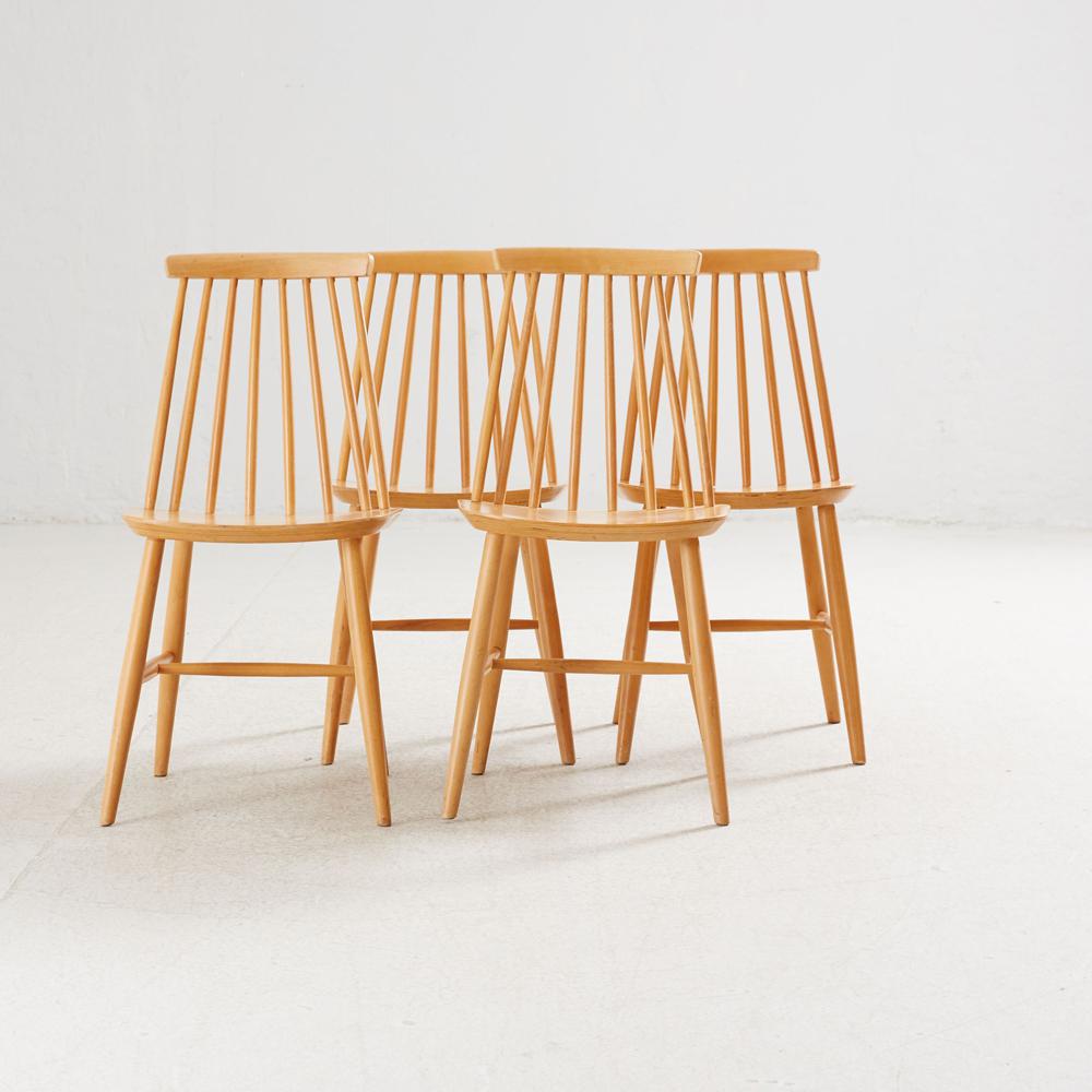 Les chaises «Tellus», quatre d'entre elles adjugées 180 € par Stockholms Auktionsverk Online, Ikeaikea-vintage-rétro-kit-devenu-chic-vente-aux-encheres